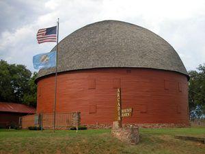 Round Barn w Arcadia, Oklahoma 